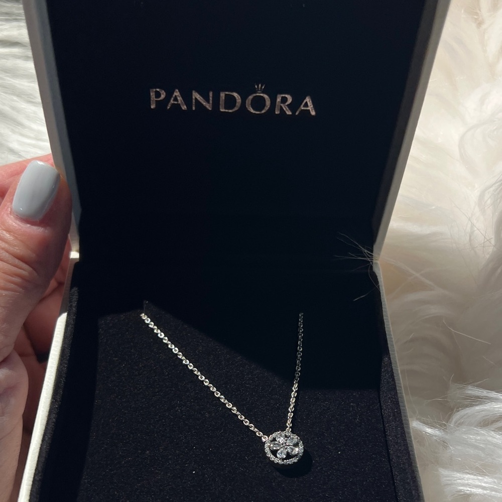 Pandora Silver Circle Pendant Necklace with Clear Stones